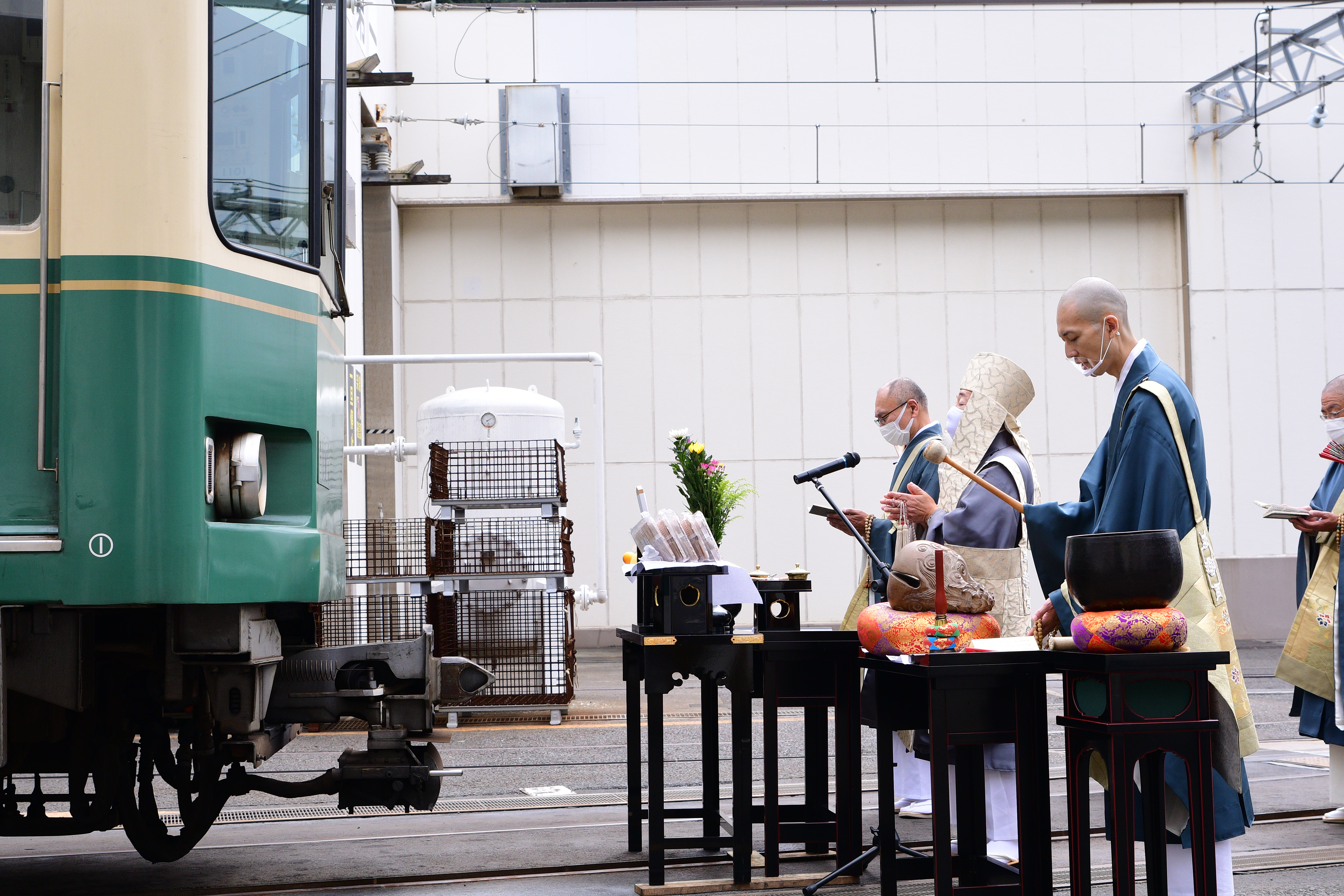 長谷寺本尊造立1300年観音電車の運行 長谷寺提灯の設置について 江ノ島電鉄株式会社